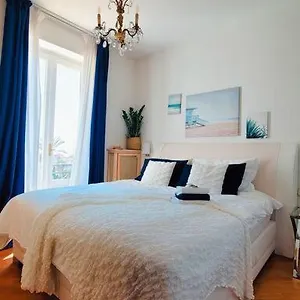  Appartamento Blu In Historical Hunbury Italia